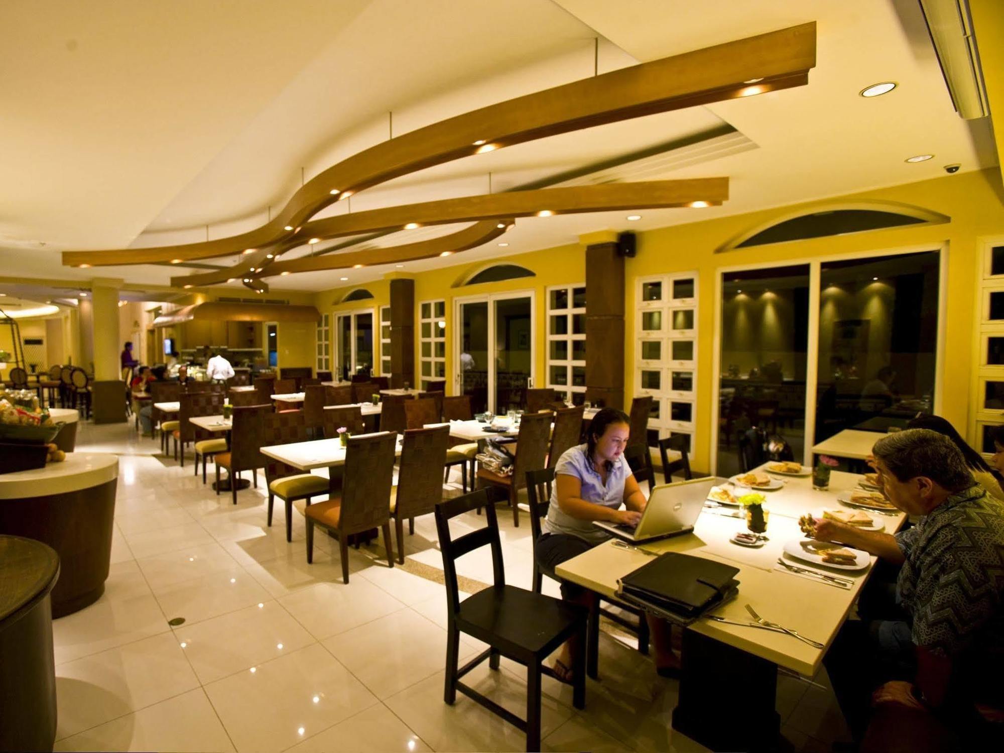 Hotel Venezia Legazpi Dış mekan fotoğraf