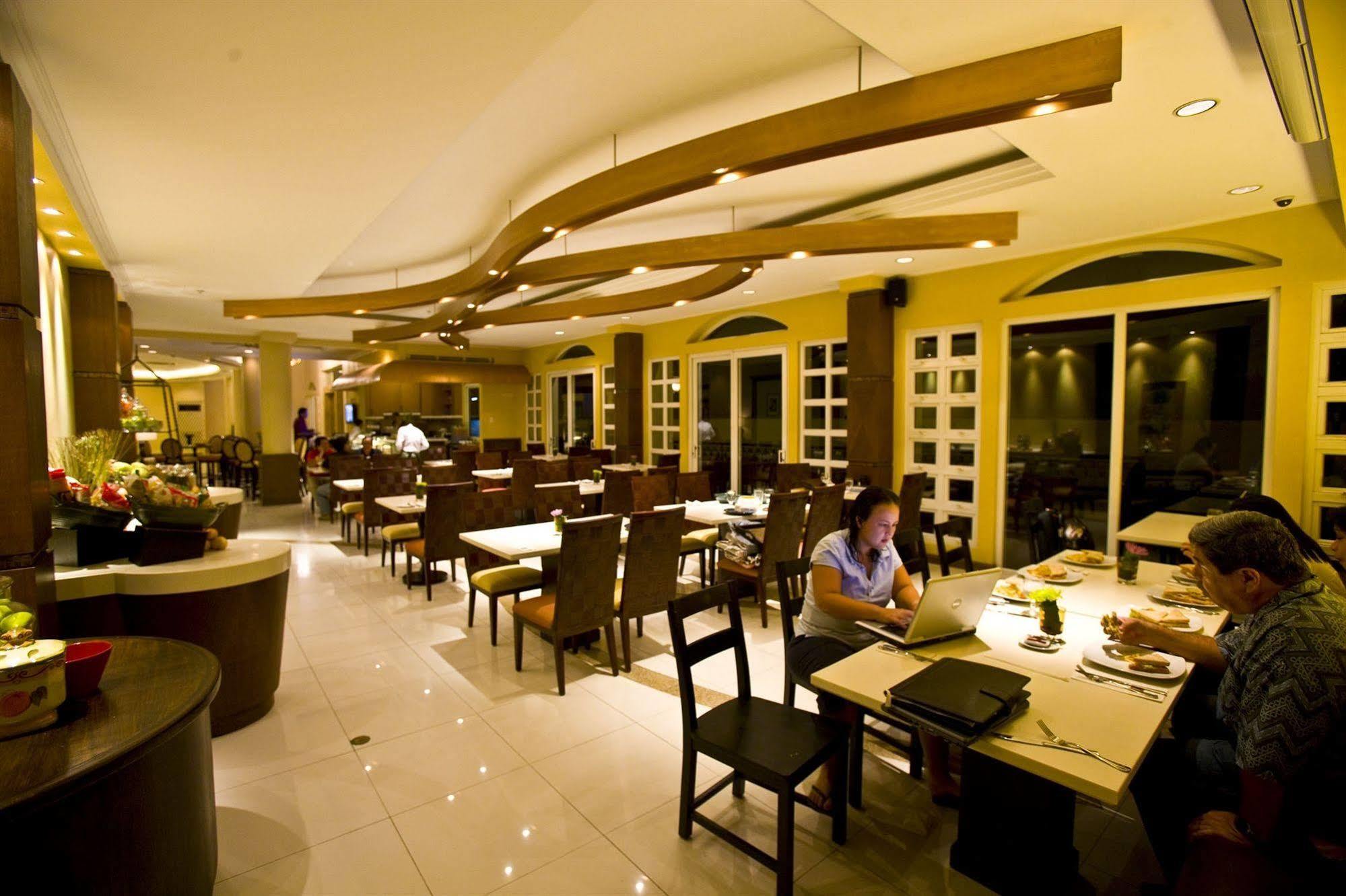 Hotel Venezia Legazpi Dış mekan fotoğraf